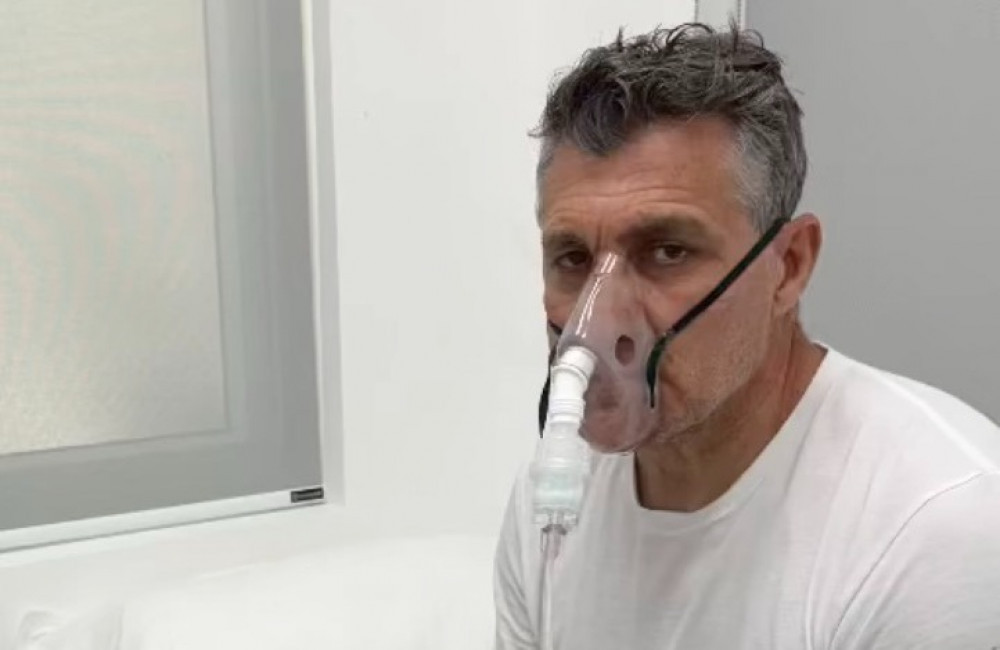 ‘Si è fatto la vacanza a letto’: Christian Vieri, rovinata la Pasqua alle Maldive