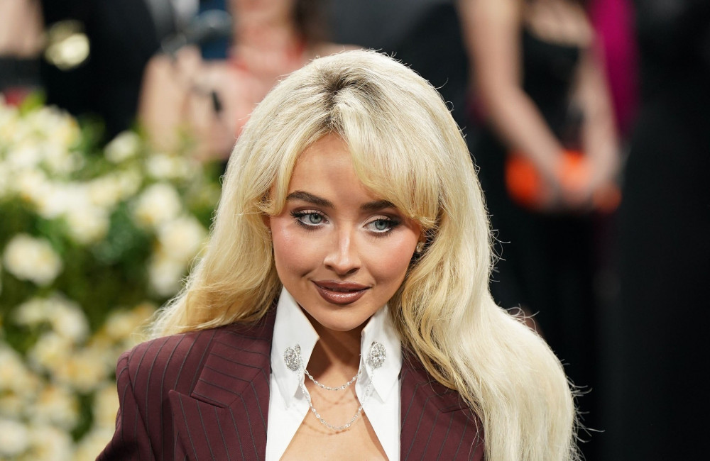 Gli ex-partner di Sabrina Carpenter si sono sentiti ‘lusingati’ dalle sue canzoni