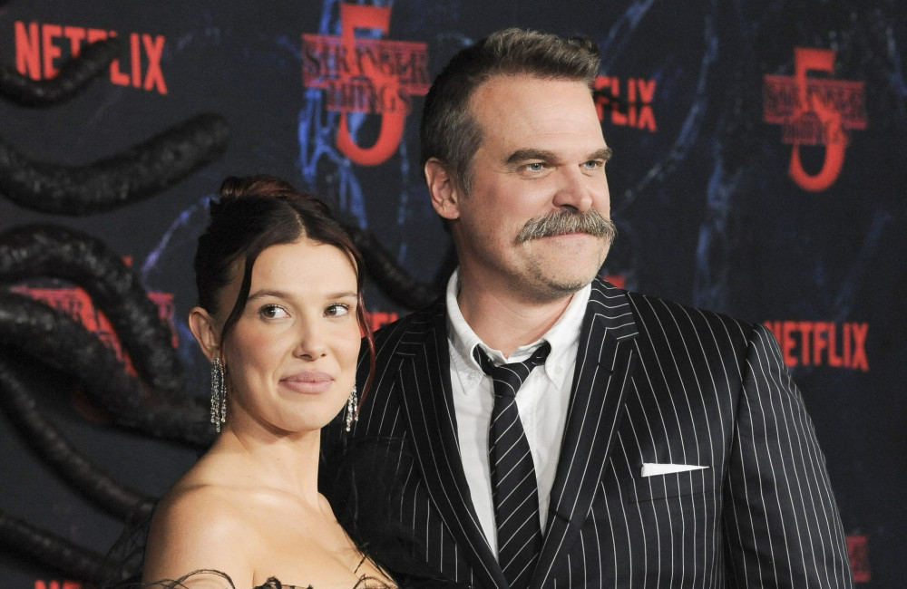 Millie Bobby Brown dice che lei e David Harbour "danno più valore di ogni altra cosa all’amicizia"