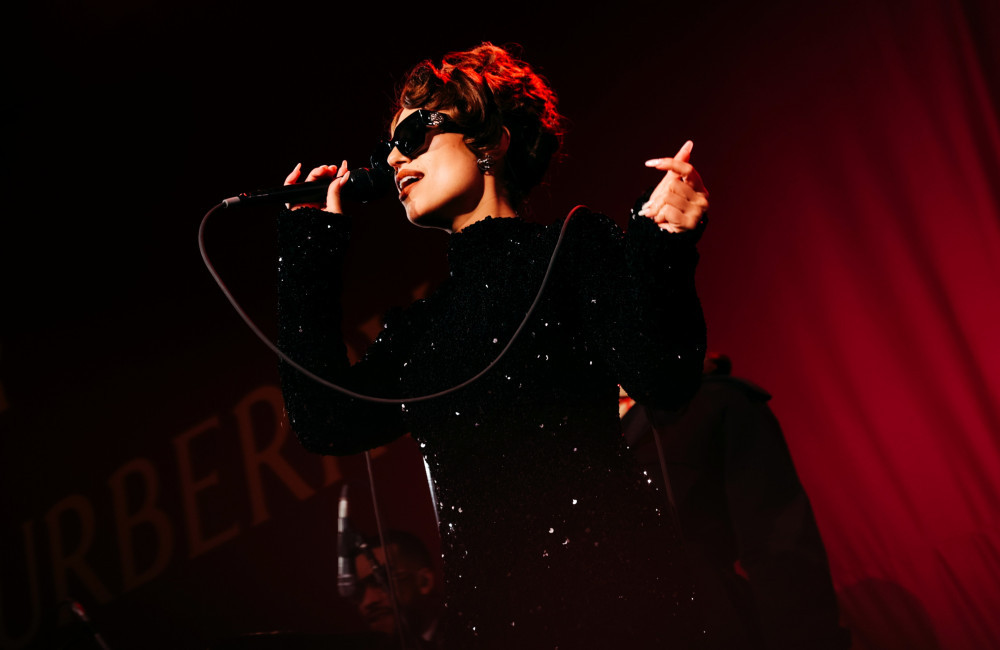 Raye trova ‘disciplina’ e ‘astinenza’