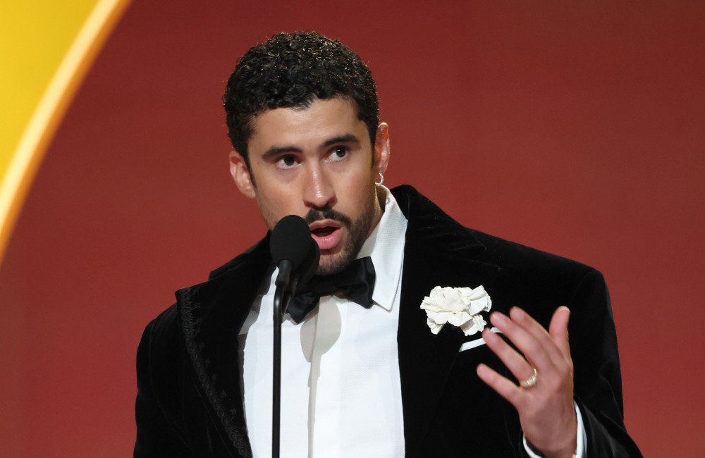 L’unica cosa più potente dell’odio è l’amore, dice Bad Bunny