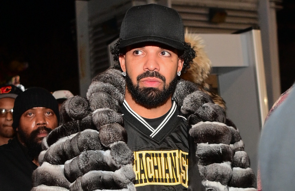 Drake perde una scommessa sul Super Bowl