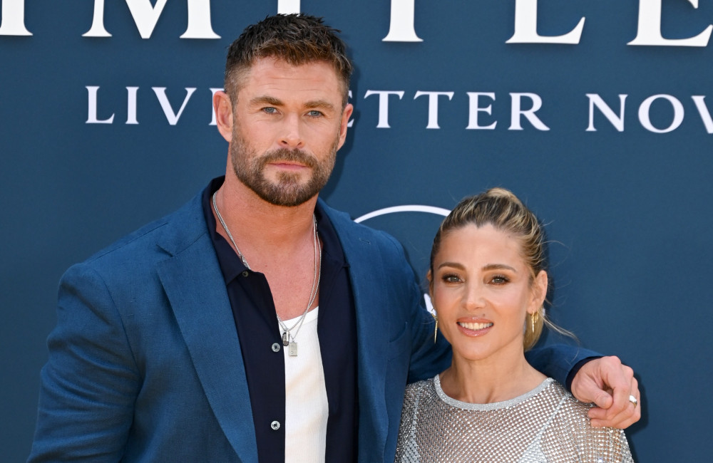 Chris Hemsworth rivela la verità dietro la sua proposta poco romantica a Elsa Pataky