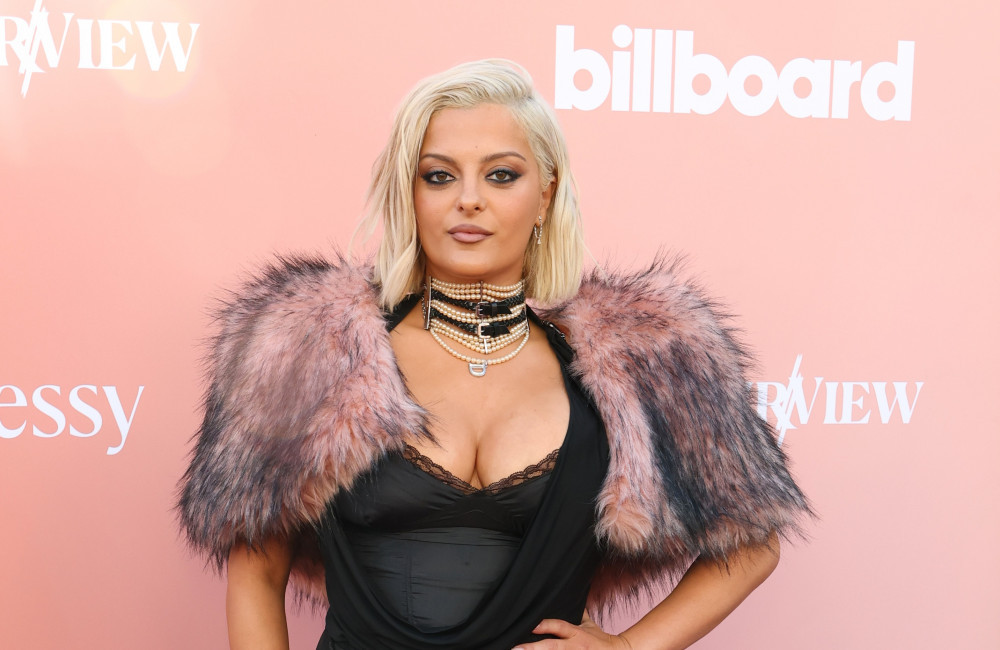 La pop star Bebe Rexha si sente più sicura di sé che mai, ma perché?