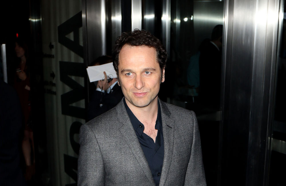 Matthew Rhys ha avuto discussioni ‘accese’ per l’uso del telefono da parte degli sconosciuti