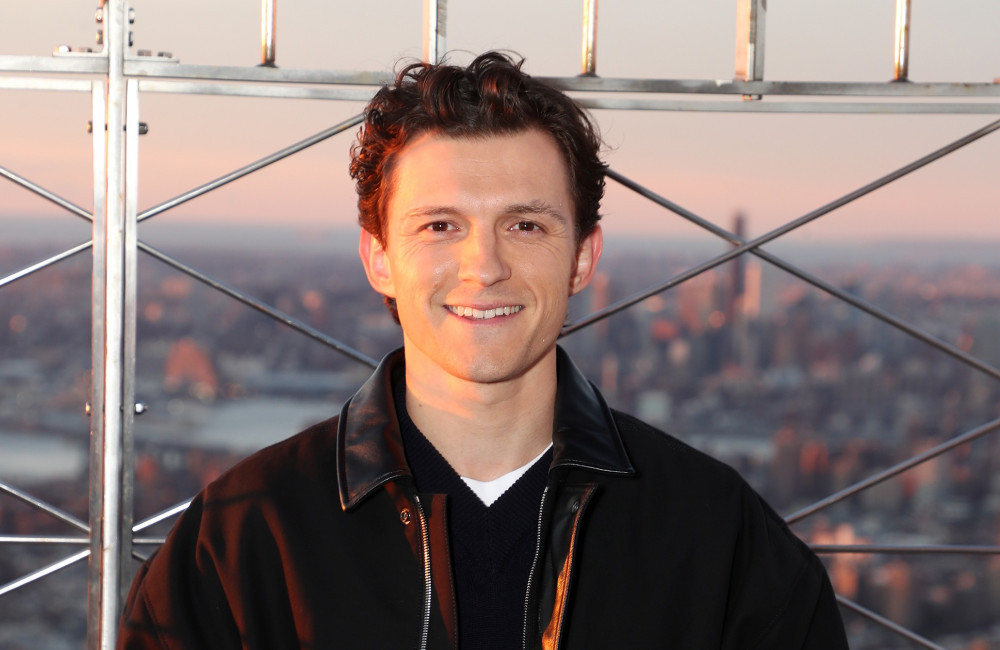 Tom Holland spiega perché ha rifiutato più volte di condurre Saturday Night Live