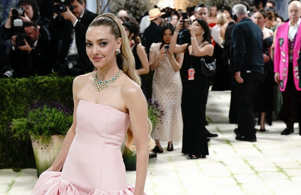 Amanda Seyfried parla dell’amicizia con la sua co-protagonista di Mean Girls Lindsay Lohan