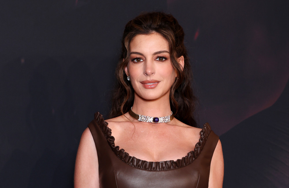 Anne Hathaway elogia Tom Holland: ‘È il figlio dei sogni’