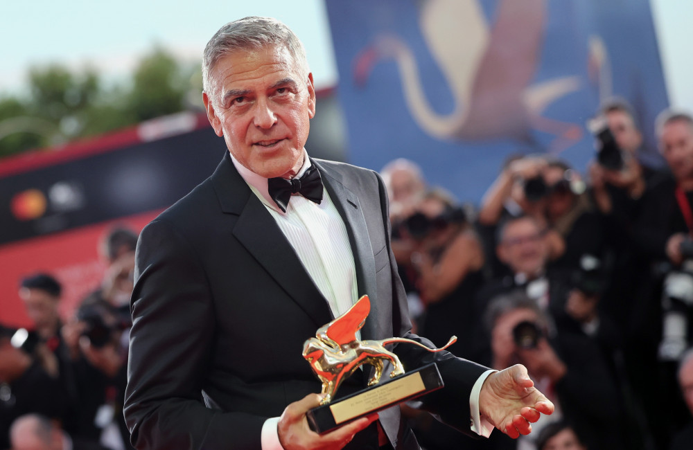 George Clooney attacca chi ‘semina paura’ nel suo discorso di sfida a Venezia