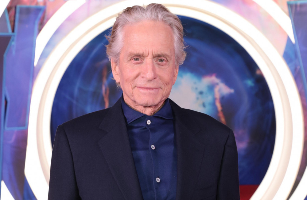 Michael Douglas racconta la figuraccia da ubriaco con Julia Roberts