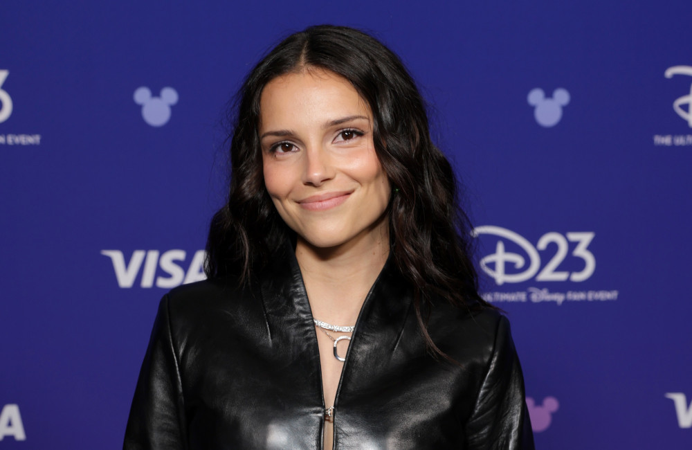 La star di Obsession Inde Navarrette racconta come sta affrontando la fama mondiale e il fatto di essere diventata un meme